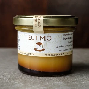 Tocinillo de cielo artesano con yema de huevo y almíbar